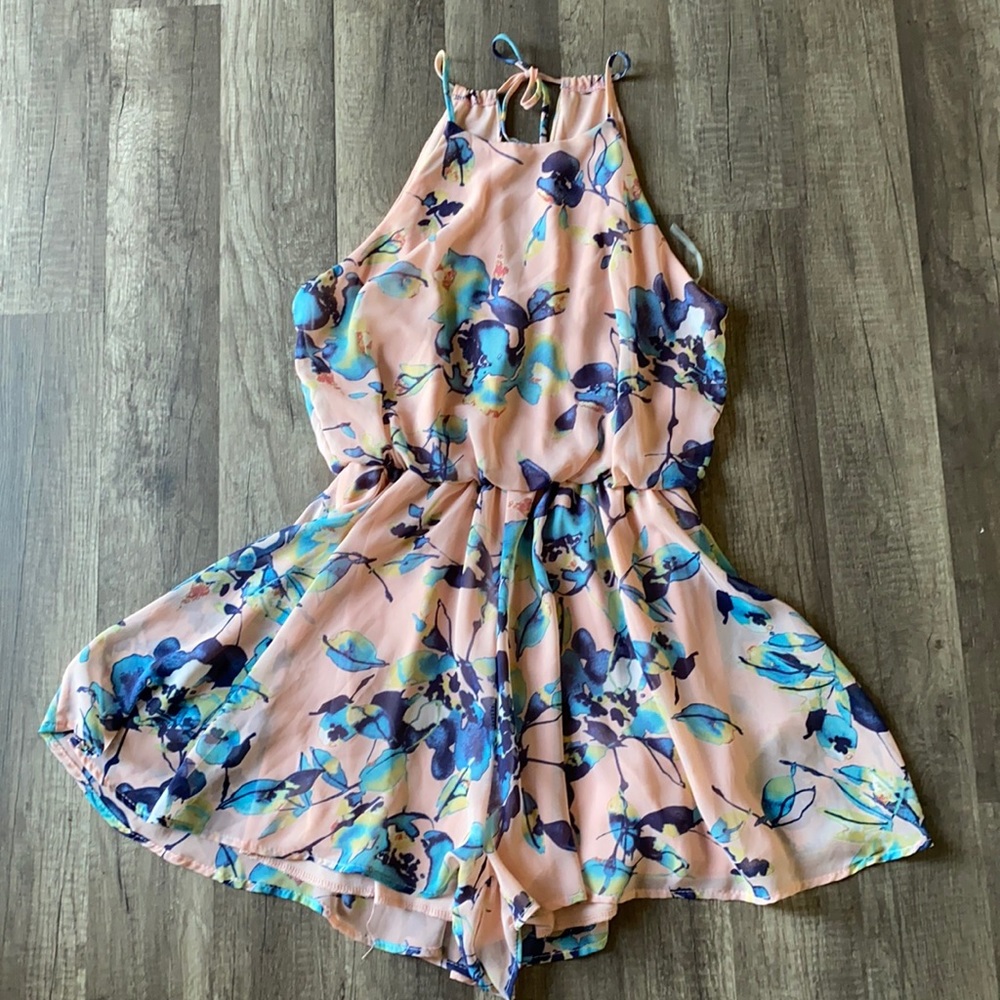 Peridot Boutique floral romper size S